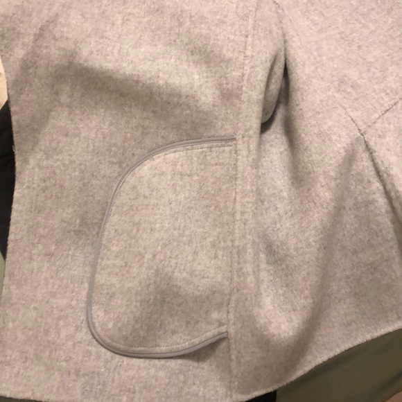 Talbots dk gray wool blazer w/lt grey interior. - Picture 4 of 8